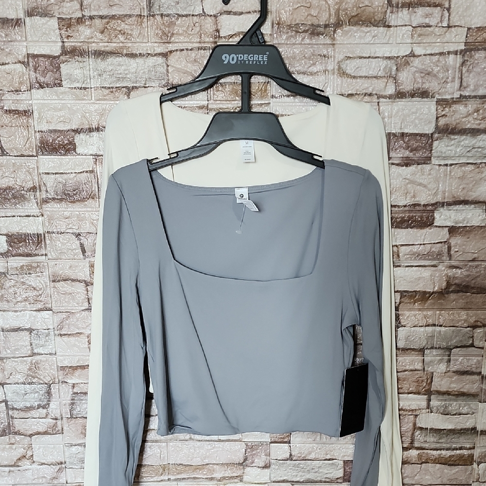 90 Degree by Reflex Women's Gray and Cream Tops Set 2 Brand New
